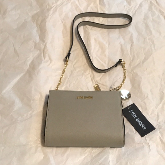 Steve Madden Handbags - Steve Madden Bgreer Wallet on String